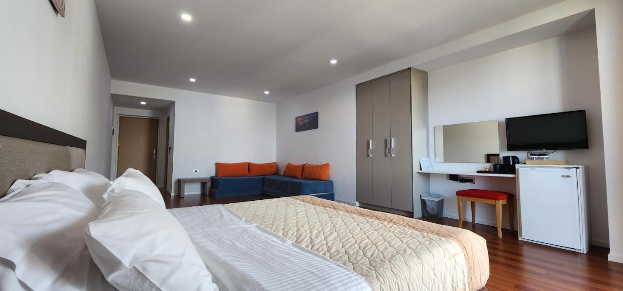 3B Suites Boutique Hotel Sarande Exterior photo